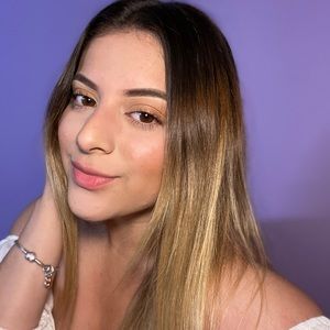 Meet your Posher, Abigail